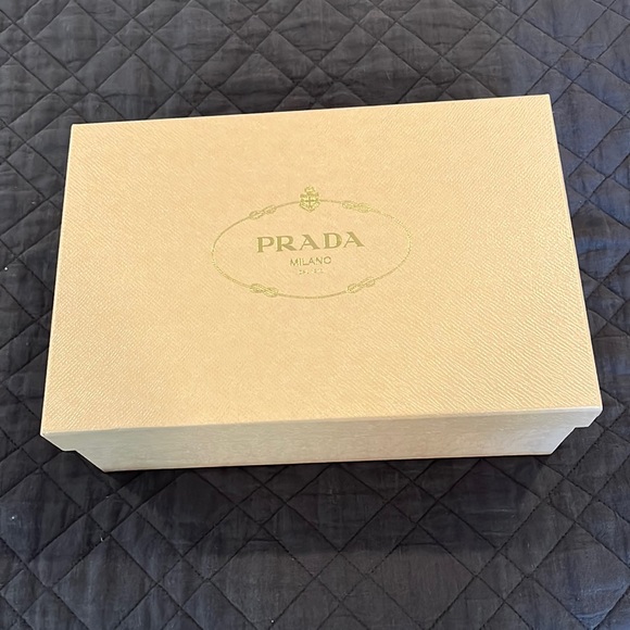 Prada shoe box - Picture 1 of 3